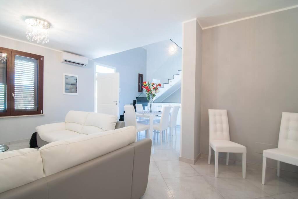 Hh Selection Emiro Villa Lascari Exteriör bild